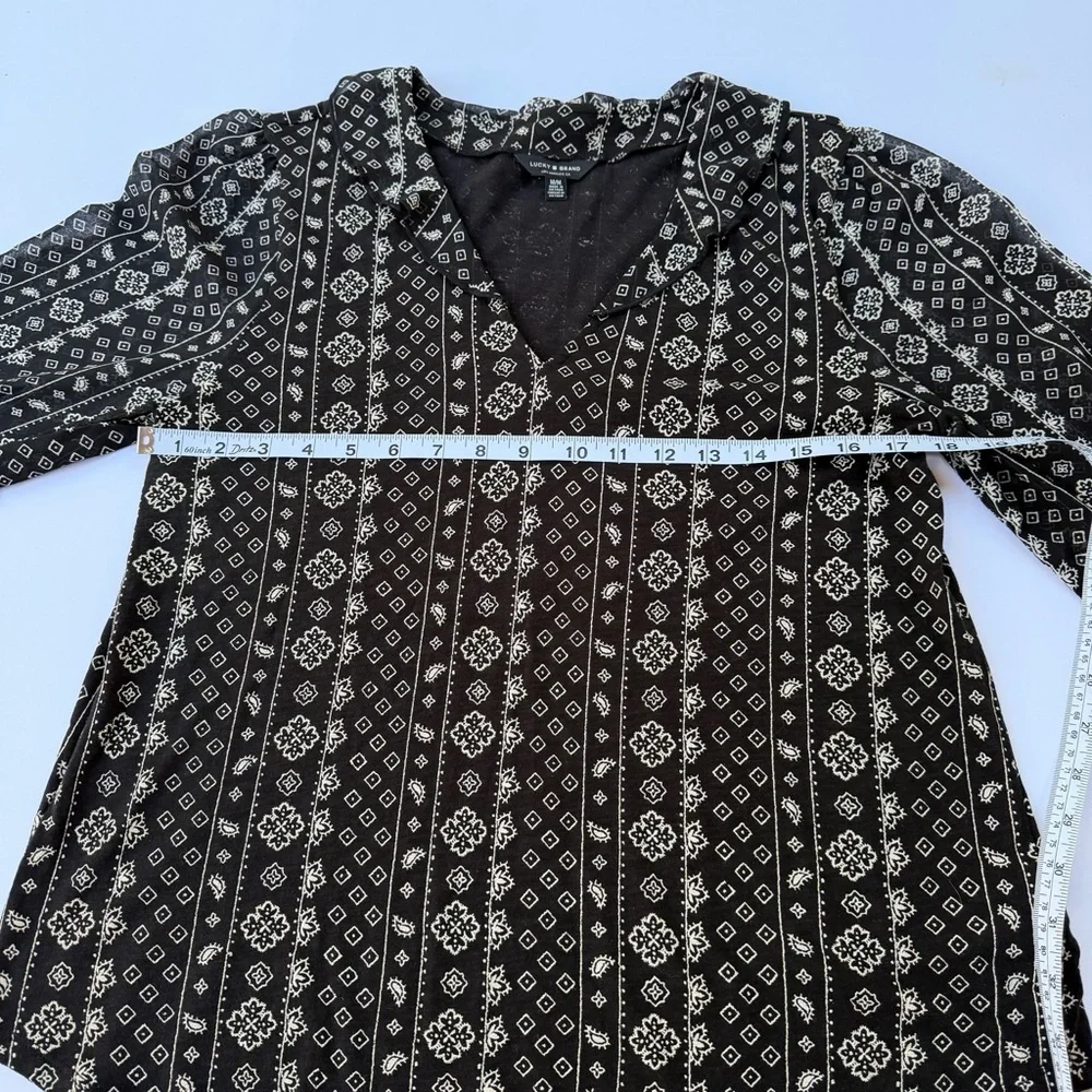 Woman’s Lucky Brand Blouse Size Medium​ - Picture 6 of 8